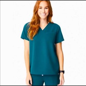 FIGS CARIBBEAN BLUE V-NECK SCRUB TOP- 1 POCKET 🆕!